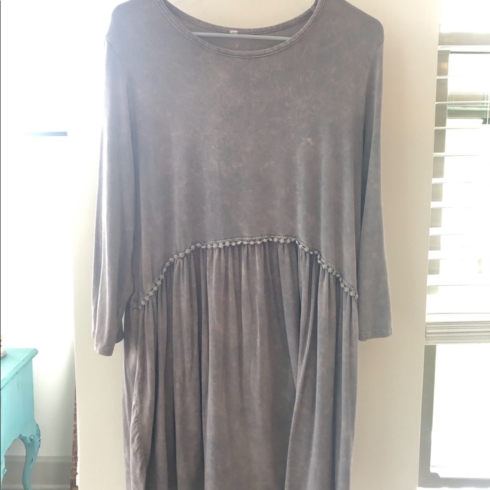 Tops - Picture 2 of 7